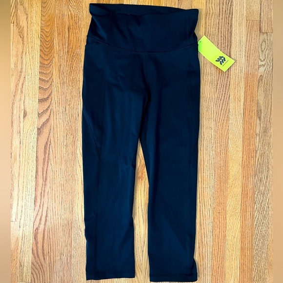 Women’s Cropped Leggings - Picture 1 of 5